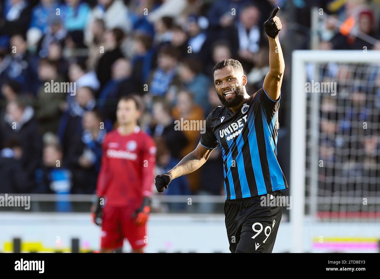 Der Club Igor Thiago feiert nach einem Torschuss während eines Fußballspiels zwischen Club Brugge und KAA Gent am Sonntag, den 17. Dezember 2023 in Brügge, am 18. Tag der Saison 2023-2024 der ersten Liga der „Jupiler Pro League“ der belgischen Meisterschaft. BELGA FOTO BRUNO FAHY Stockfoto