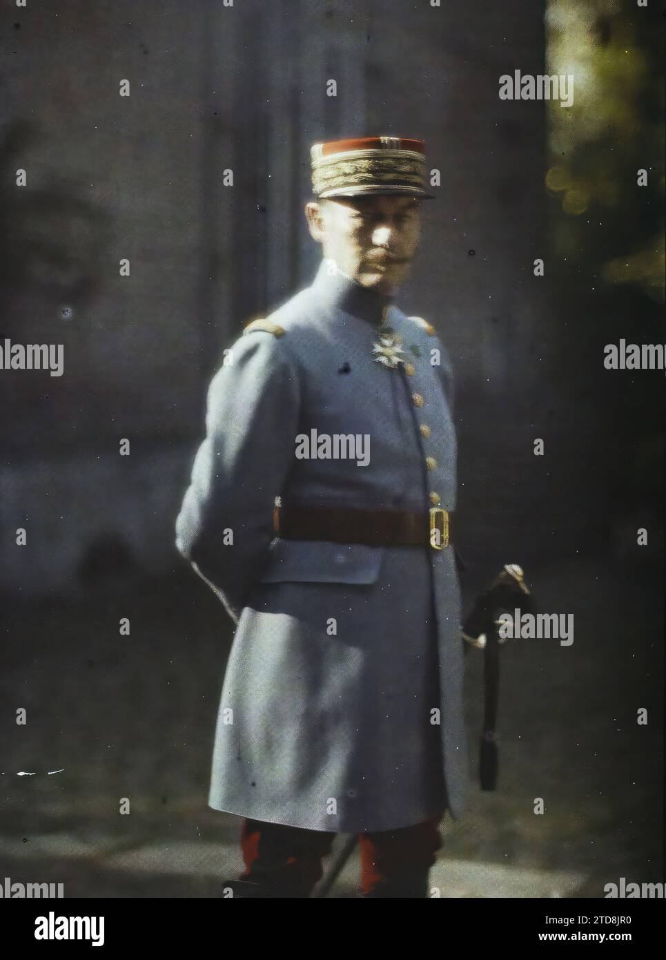 Noyon, Frankreich, Erster Weltkrieg, Persönlichkeit, Kleidung, Menschen, Gesellschaft, Hinterfront, Militärpersönlichkeit, Militäruniform, Porträt, Medaille, Dekoration, Dekoration, Mann, Army, France, Noyon, Gal Humbert Commt en Chef de the 3rd Army, Noyon, 01/10/1917 - 31/10/1917, Cuville, Fernand, 1917 - verwüstete Regionen, Somme, Oise, Aisne - Fernand Cuville (fotografischer Teil der Armee) - (September-Oktober), Autochrome, Foto, Glas, Autochrome, Foto, positiv Stockfoto