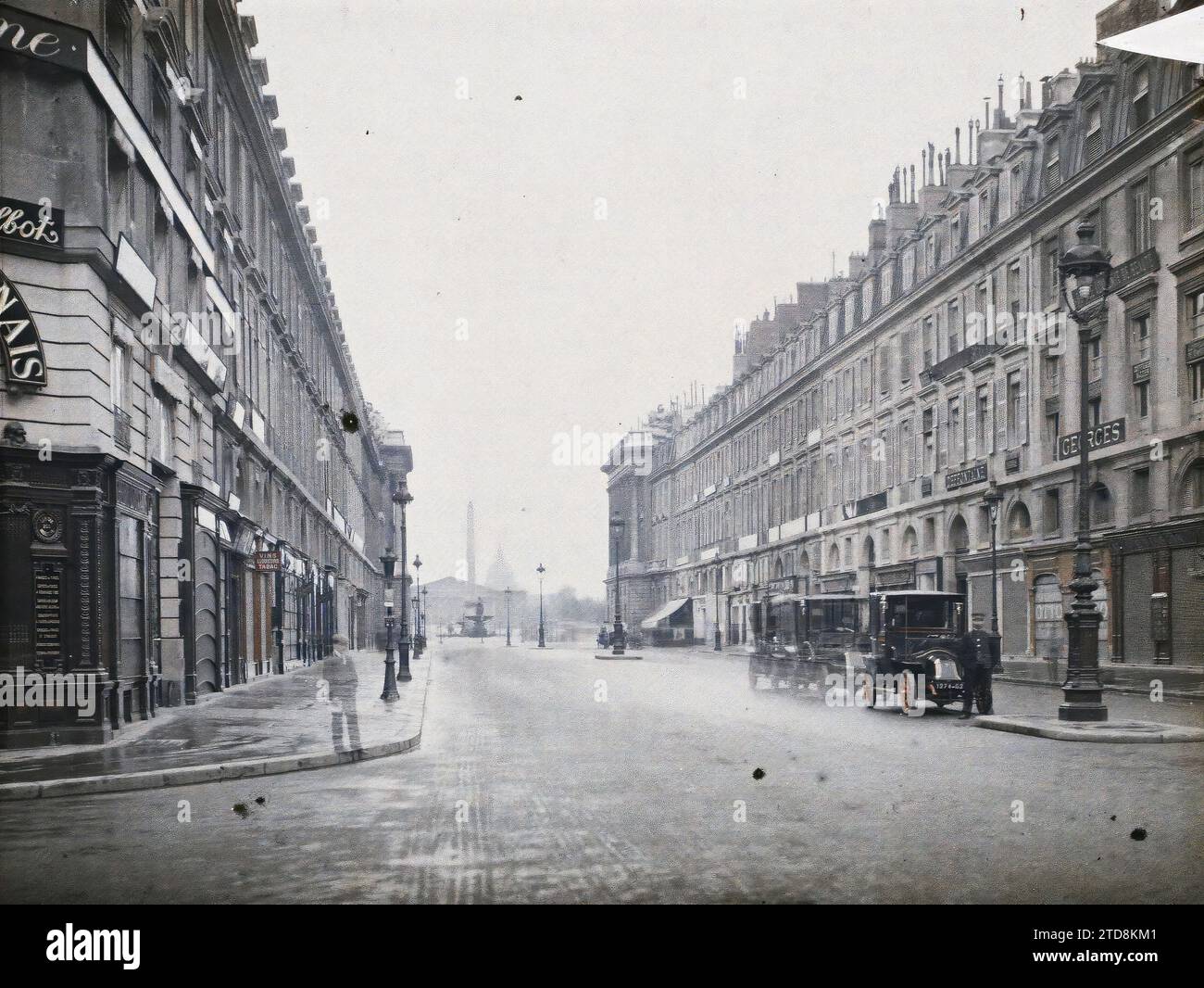 Rue st honore in richtung place de la concorde Fotos und Bildmaterial