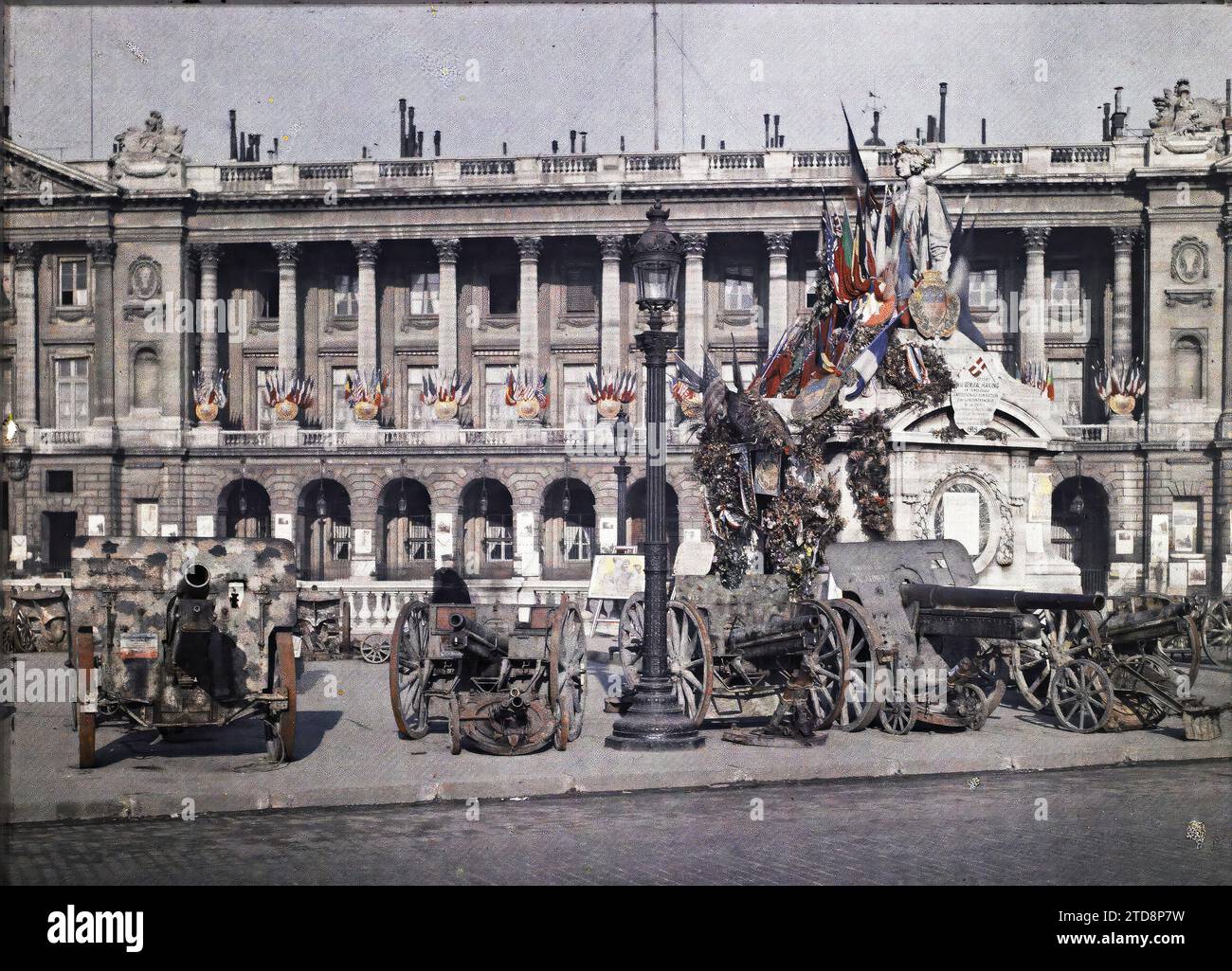 Paris (8. Arrondissement), Frankreich Kanonen von den Deutschen