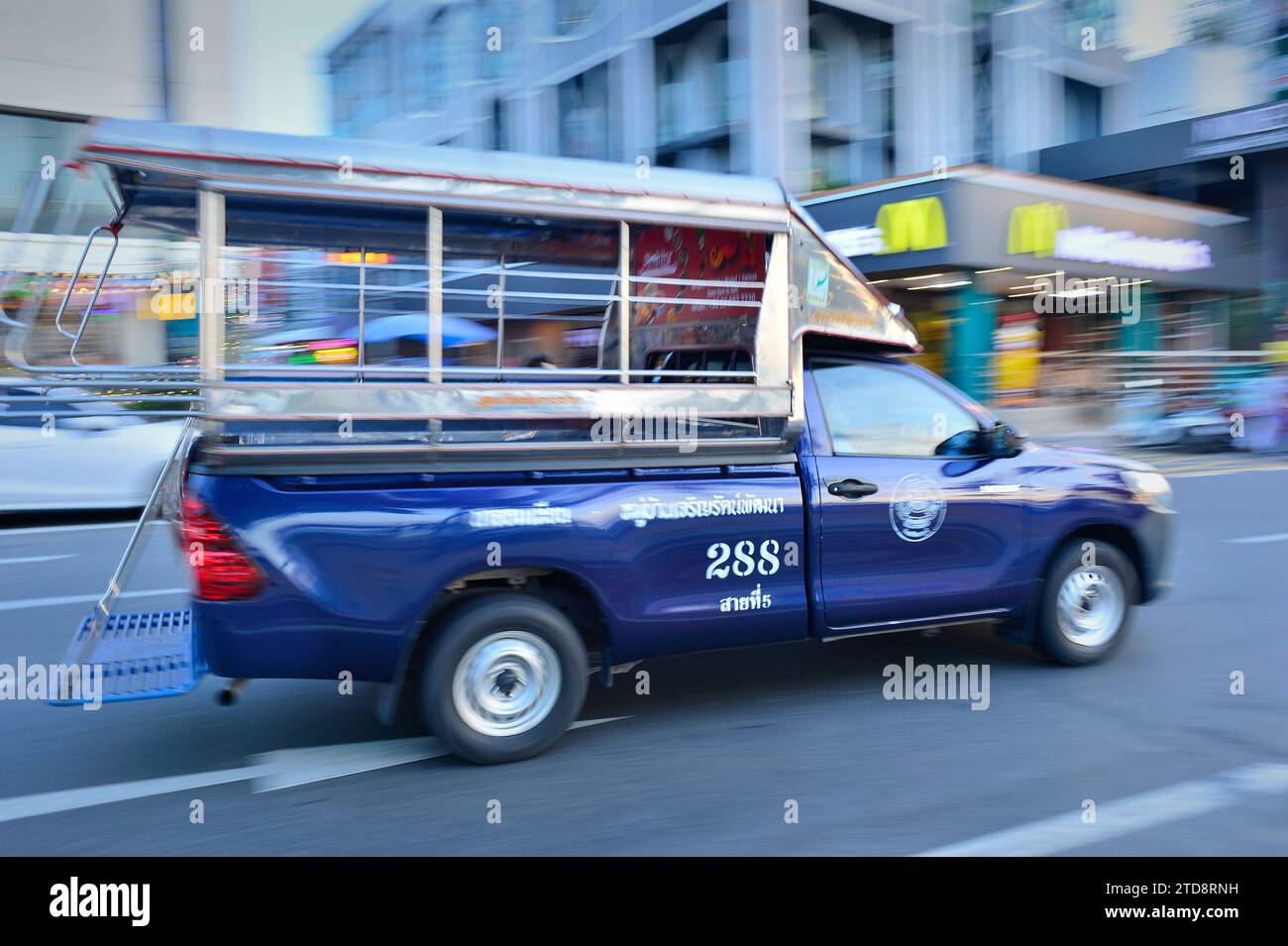Pattaya baht bus -Fotos und -Bildmaterial in hoher Auflösung – Alamy