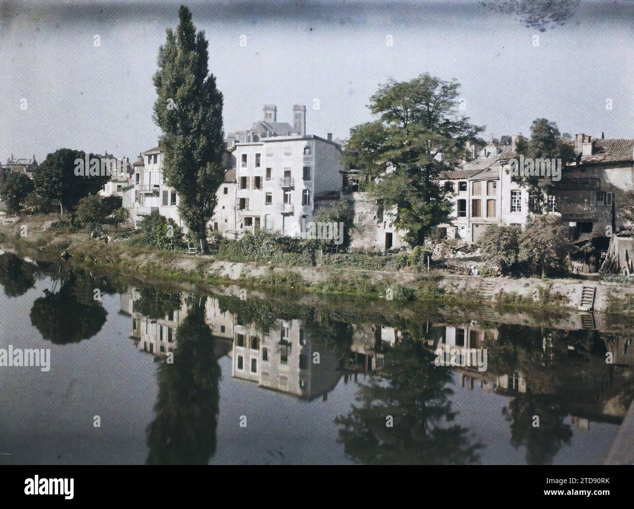 Verdun Frankreich Erster Weltkrieg Fluss Glockenturm Quay Front 