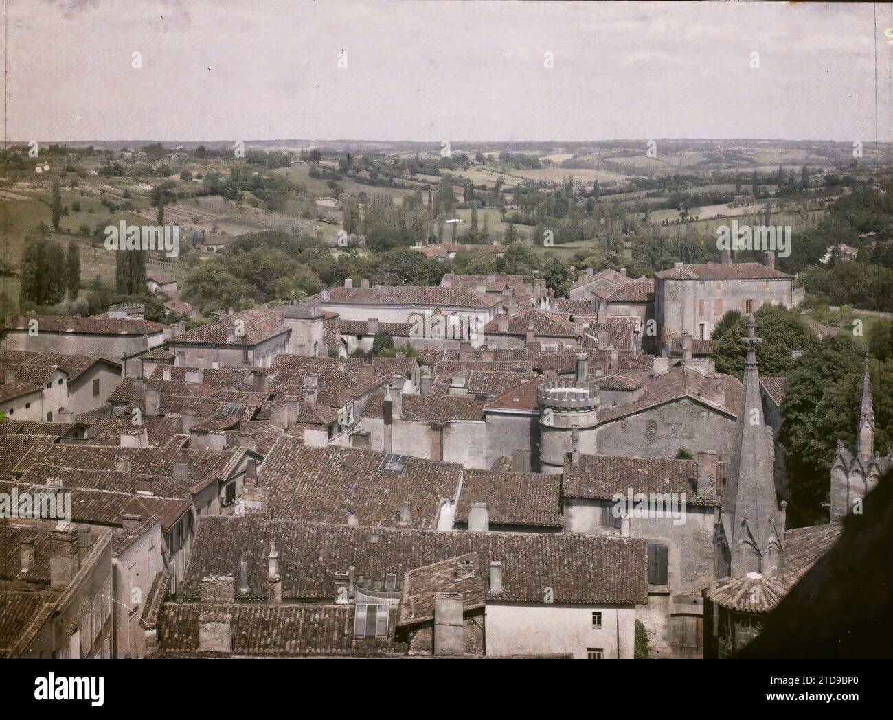 Bazas, Frankreich, Natur, Umwelt, Habitat, Architektur, Landschaft, Turm, Panorama der Stadt, Frankreich, Baras, Bazas, 01/06/1920 - 30/06/1920, Cuville, Fernand, 1920-1921 - Charente, Gironde, Basse-Pyrénées, Hautes Pyrénées - Fernand Cuville, Autochrome, Foto, Glas, Autochrome, Foto, positiv Stockfoto