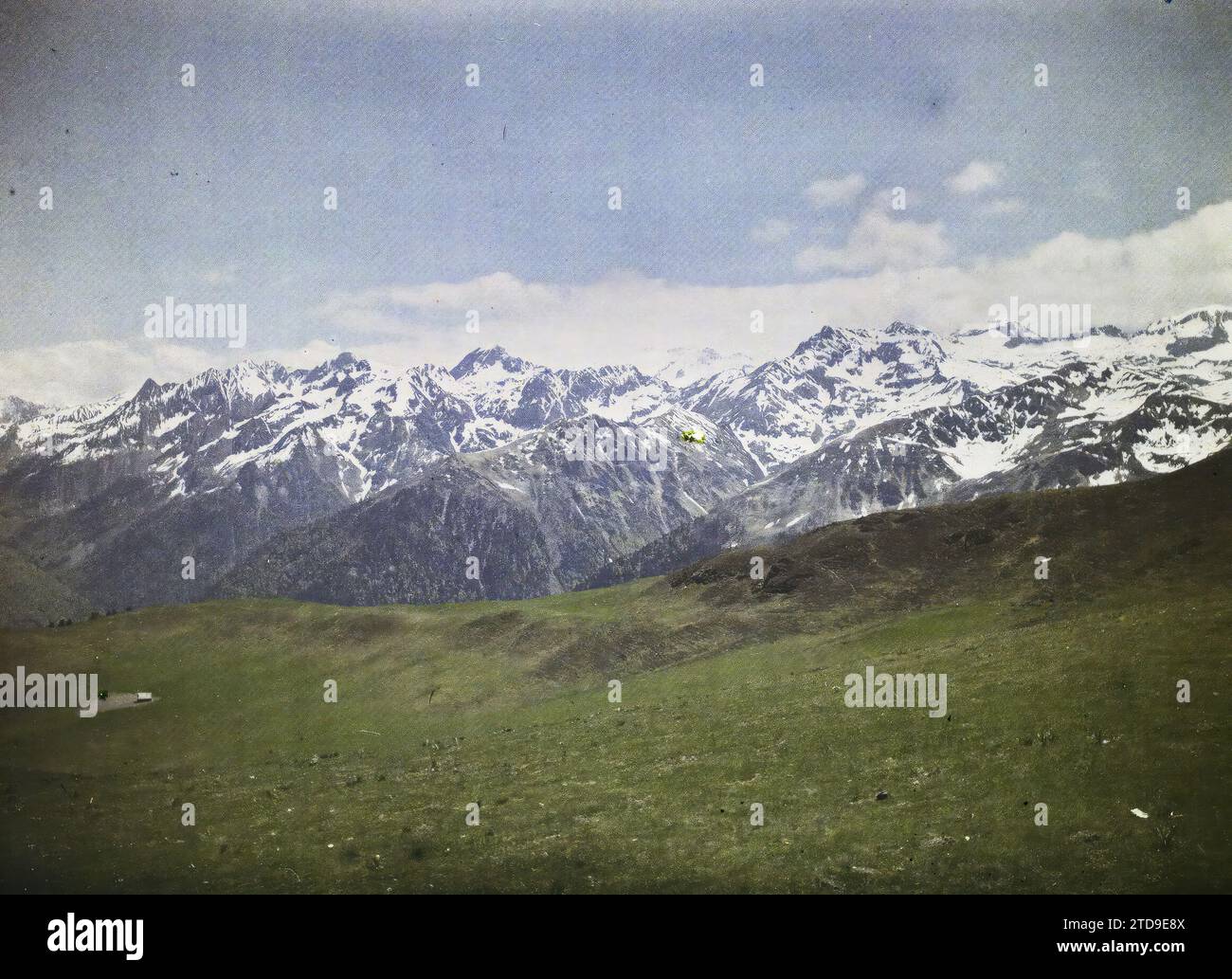 Bagnères-de-Luchon, Frankreich, Natur, Umwelt, Landschaft, Berg, Berg, Schnee, Frankreich, Bagnères de Luchon, Panorama s/ les Monts Maudits, Bagnères-de-Luchon, 06/1921 - 30.06.1921, Cuville, Fernand, 1920-1921 - Charente, Gironde, Basse-Pyrénées, Hautes Pyrénées - Fernand Cuville, Autochrome, Foto, Glas, Autochrome, Foto, positiv Stockfoto