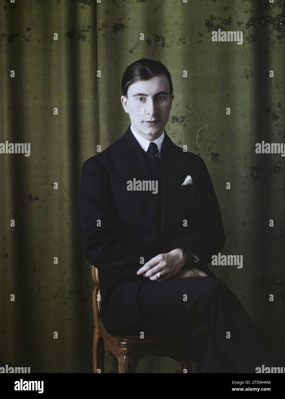 Eigentum von Albert Kahn, Boulogne, Frankreich Monsieur David, Wissenschaften, Techniken, Menschen, Kunst, Kunstgeschichte, Porträt, Malerei, Man, Frankreich, Boulogne, Porträts, Mr. David, Boulogne propriété d'Albert Kahn, 12.08/1922 - 12.08.1922, Léon, Auguste, Fotograf, Autochrome, Foto, Glas, Autochrome, Foto, positiv, vertikal, Größe 9 x 12 cm Stockfoto