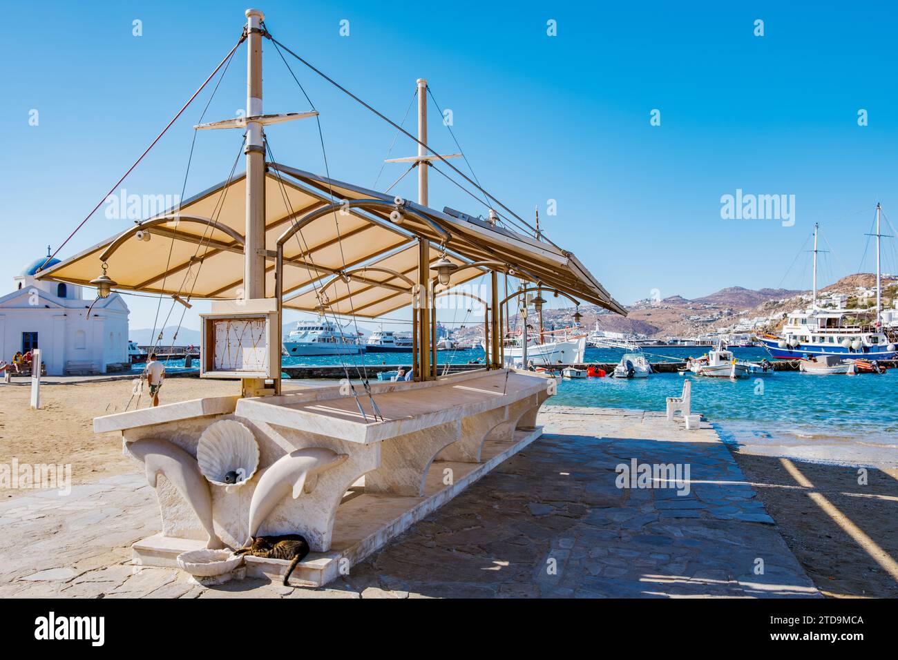 Der Hafen von Mykonos Town, genannt Chora weiß getünchte kubische Häuser enge Gassen Stockfoto