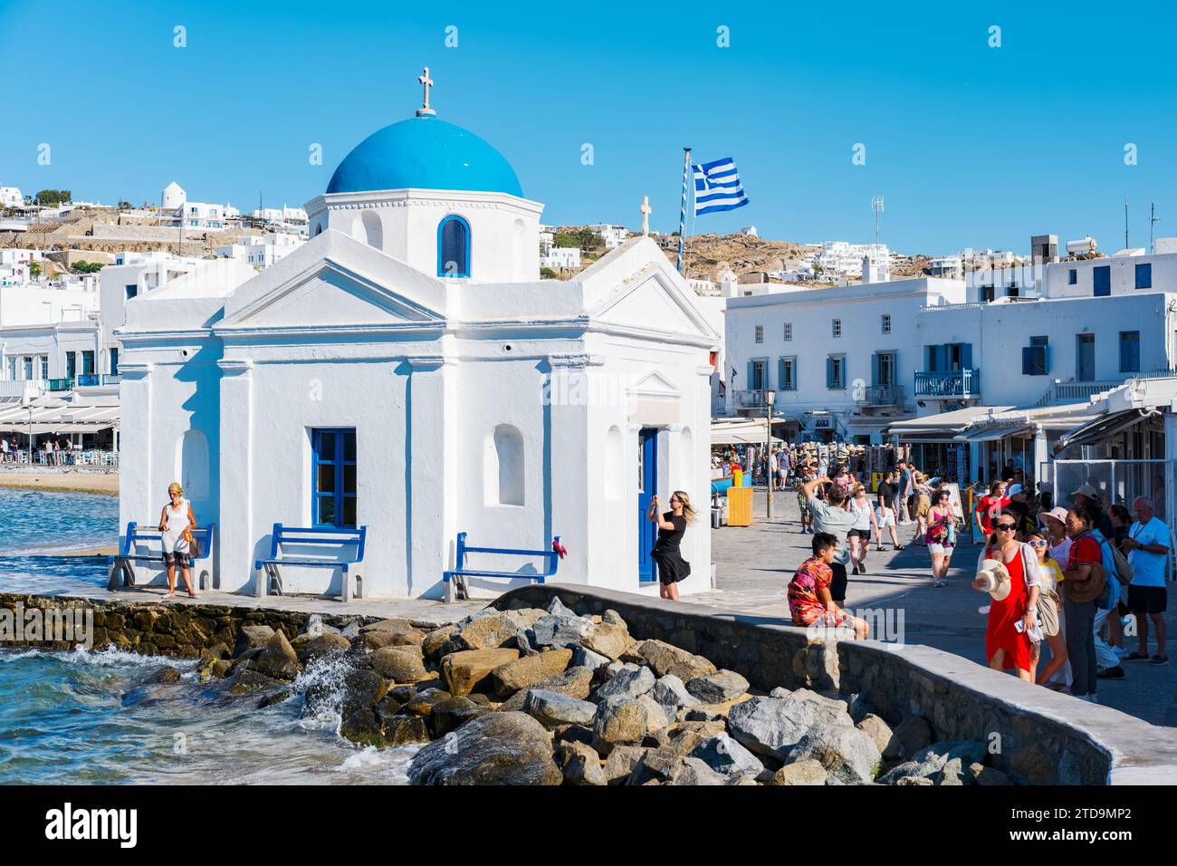 Der Hafen von Mykonos Town, genannt Chora weiß getünchte kubische Häuser enge Gassen Stockfoto