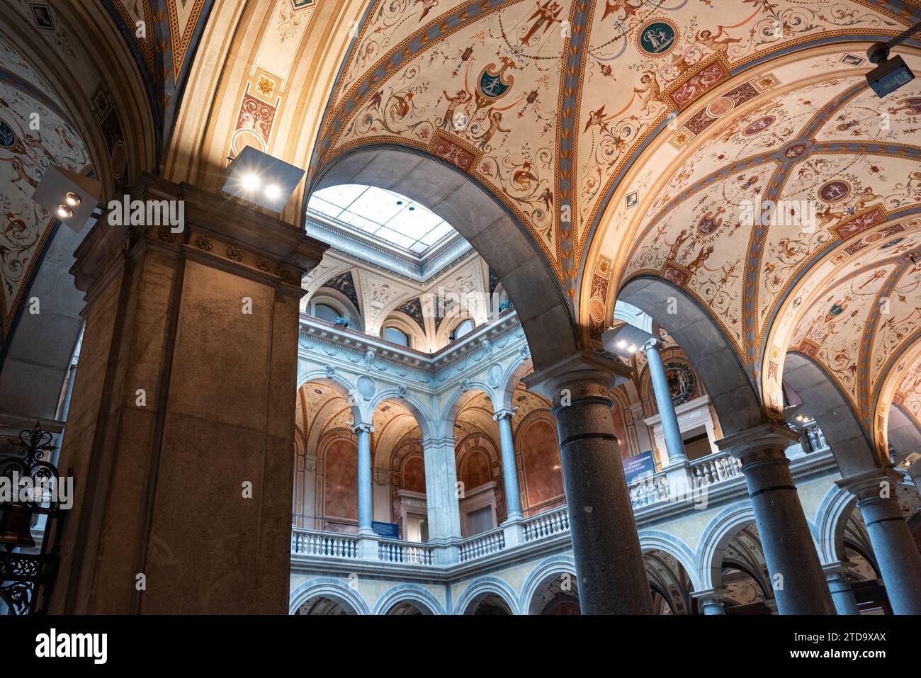 Wien, Österreich 30. September 2023. Haupthalle des Museums für angewandte Kunst (MAK) aus dem 19. Jahrhundert Stockfoto