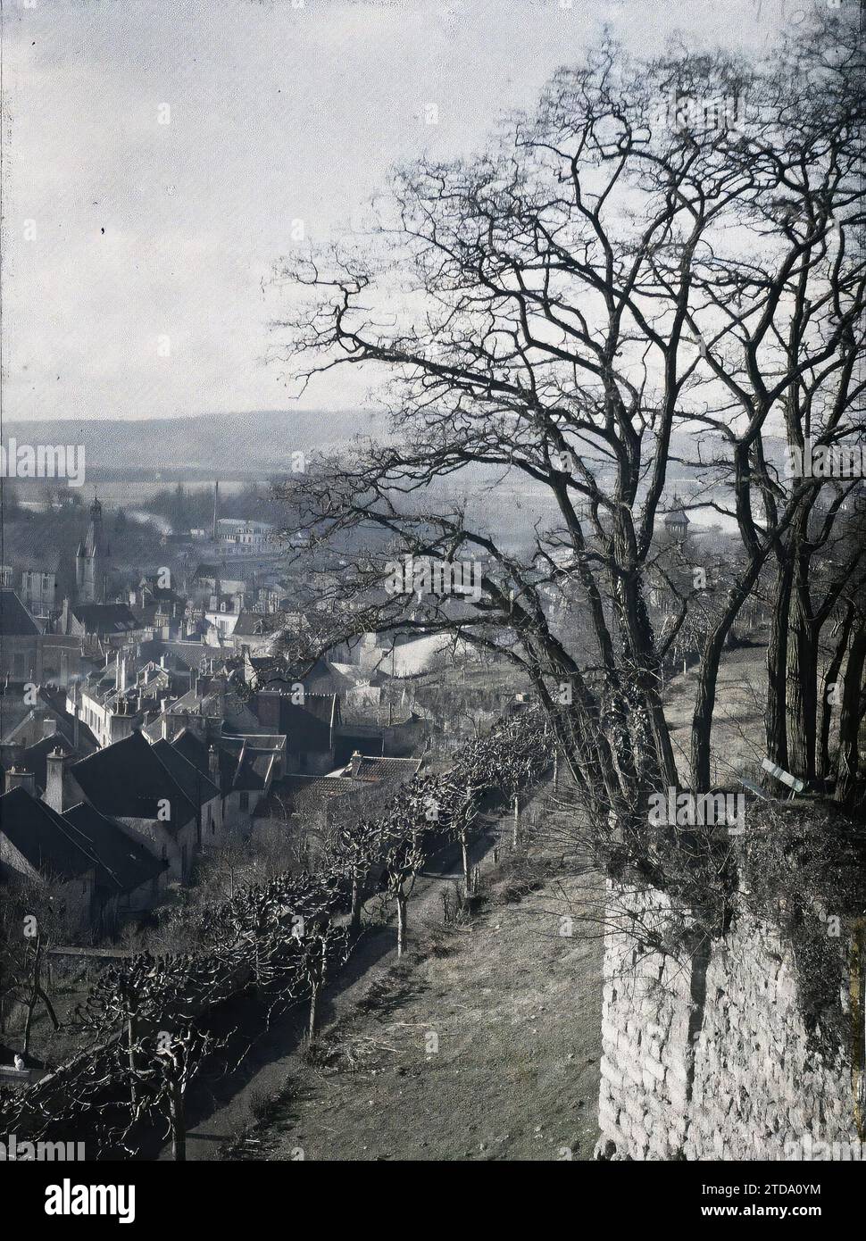 ChâteauThierry, Aisne, Frankreich die Stadt, der alte Glockenturm und