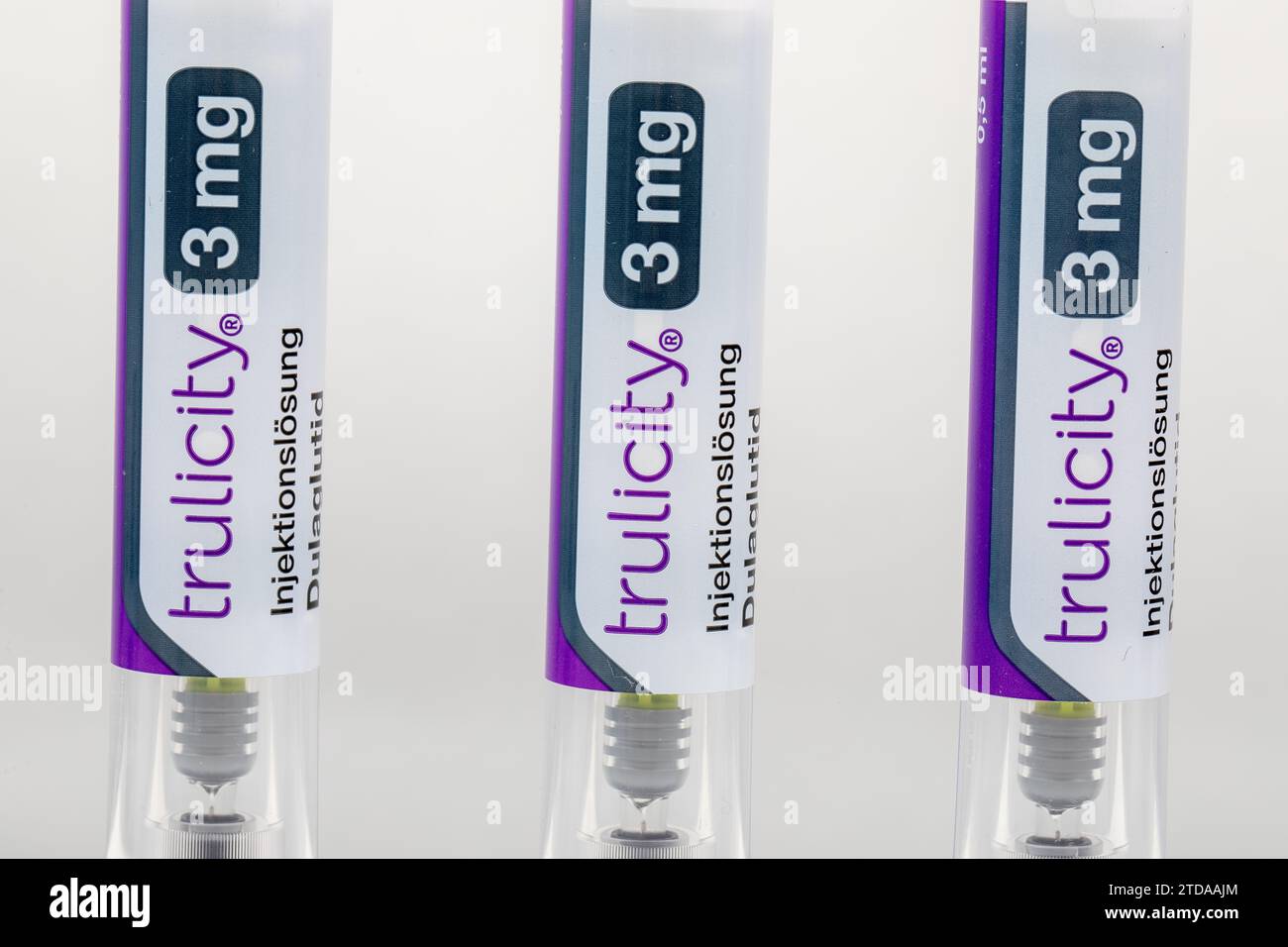 Drei Trulicity Injektions-Stifte - Diabetes-Medikamente und medizinische Versorgung - Lifestyle-Medikament Stockfoto