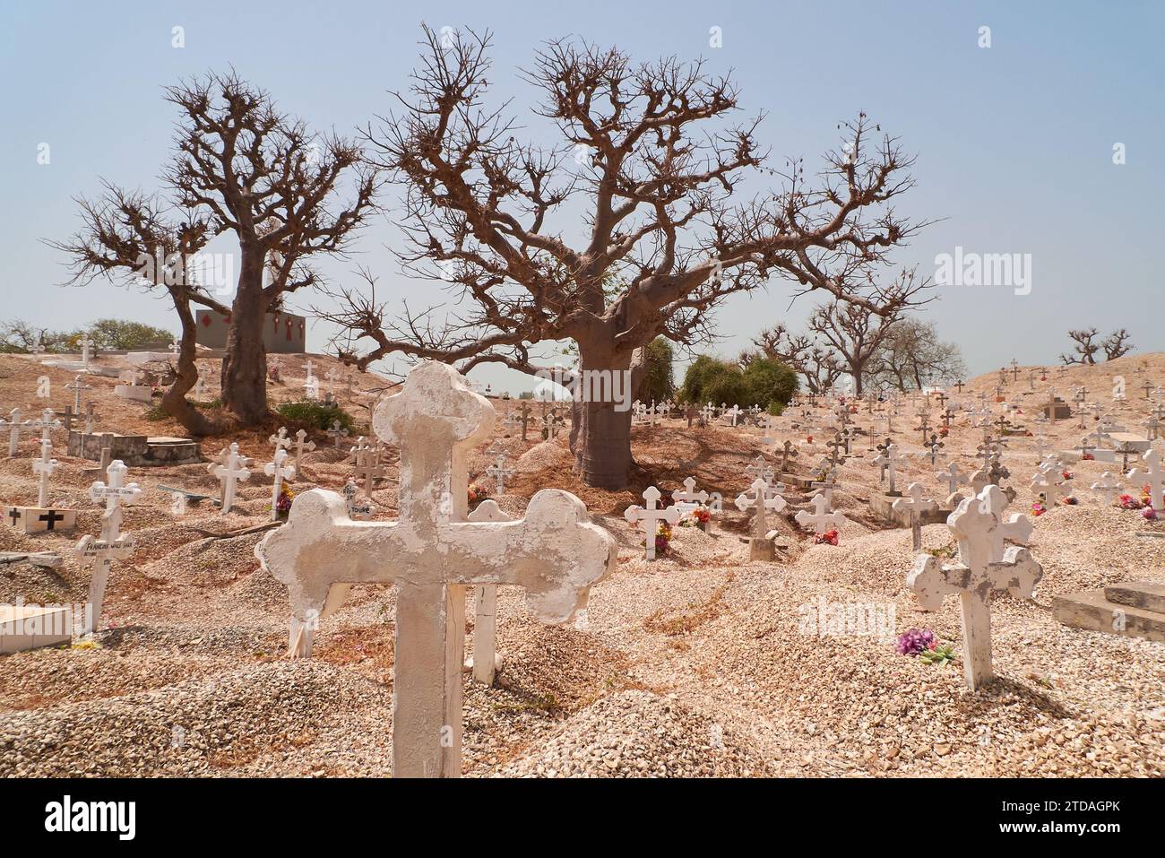 Christlicher und muslimischer Friedhof auf Shell Island Joal-Fadiouth Senegal Stockfoto