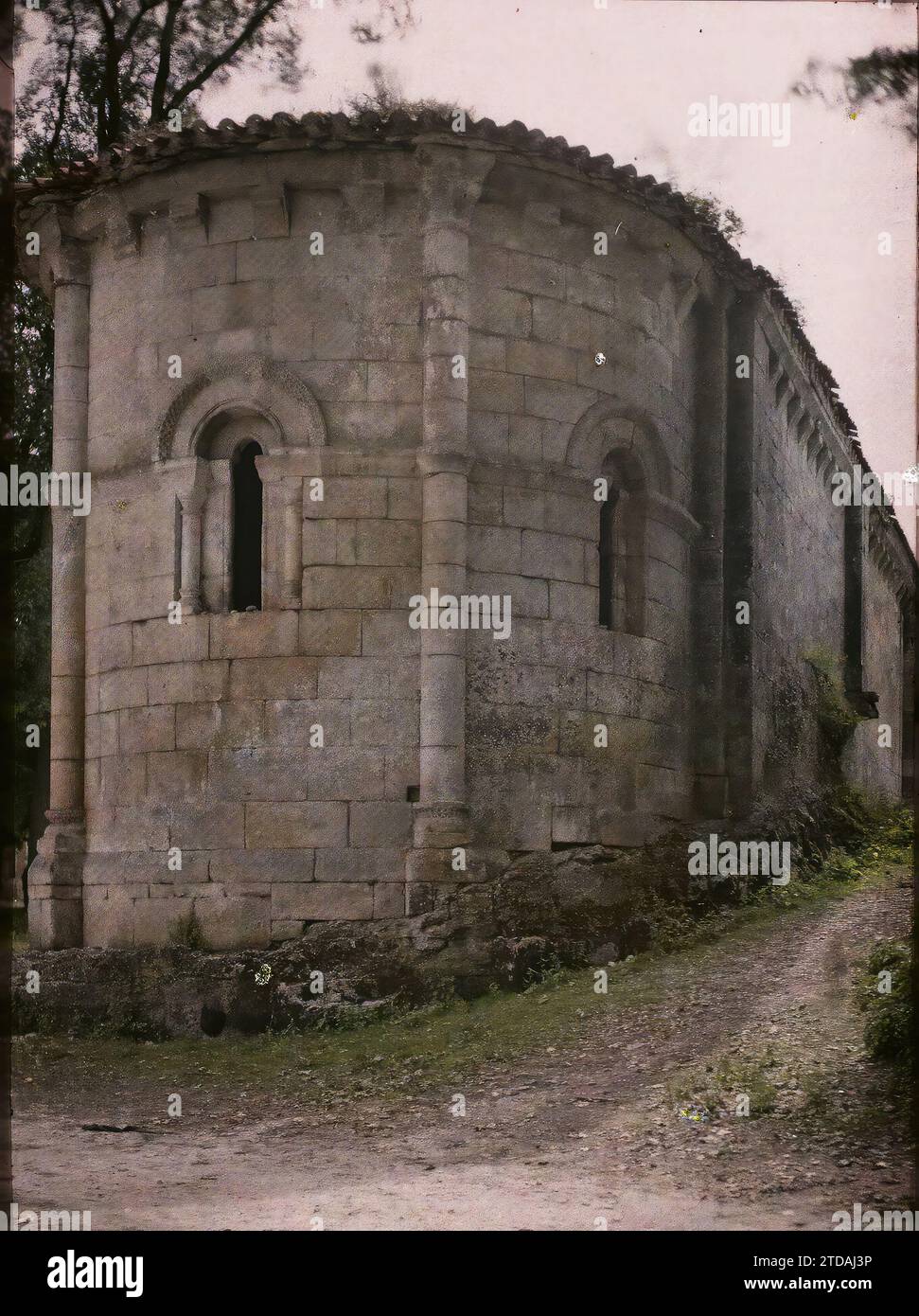 Périgueux, Dordogne, Frankreich, Kunst, Habitat, Architektur, Kirche, Bogen, Arkaden/Arkaden, Mittelalter, religiöse Architektur, Frankreich, Périgueux, die Kapelle von der Apsis aus gesehen, Périgueux, 04/06/1916 - 04/06/1916, Léon, Auguste, Fotograf, 1916 - Provinzen Frankreich - Jean Brunhes, Auguste Léon et Georges Chevalier - (April-Juli), Autochrome, Foto, Glas, Autochrome, Foto, positiv Stockfoto