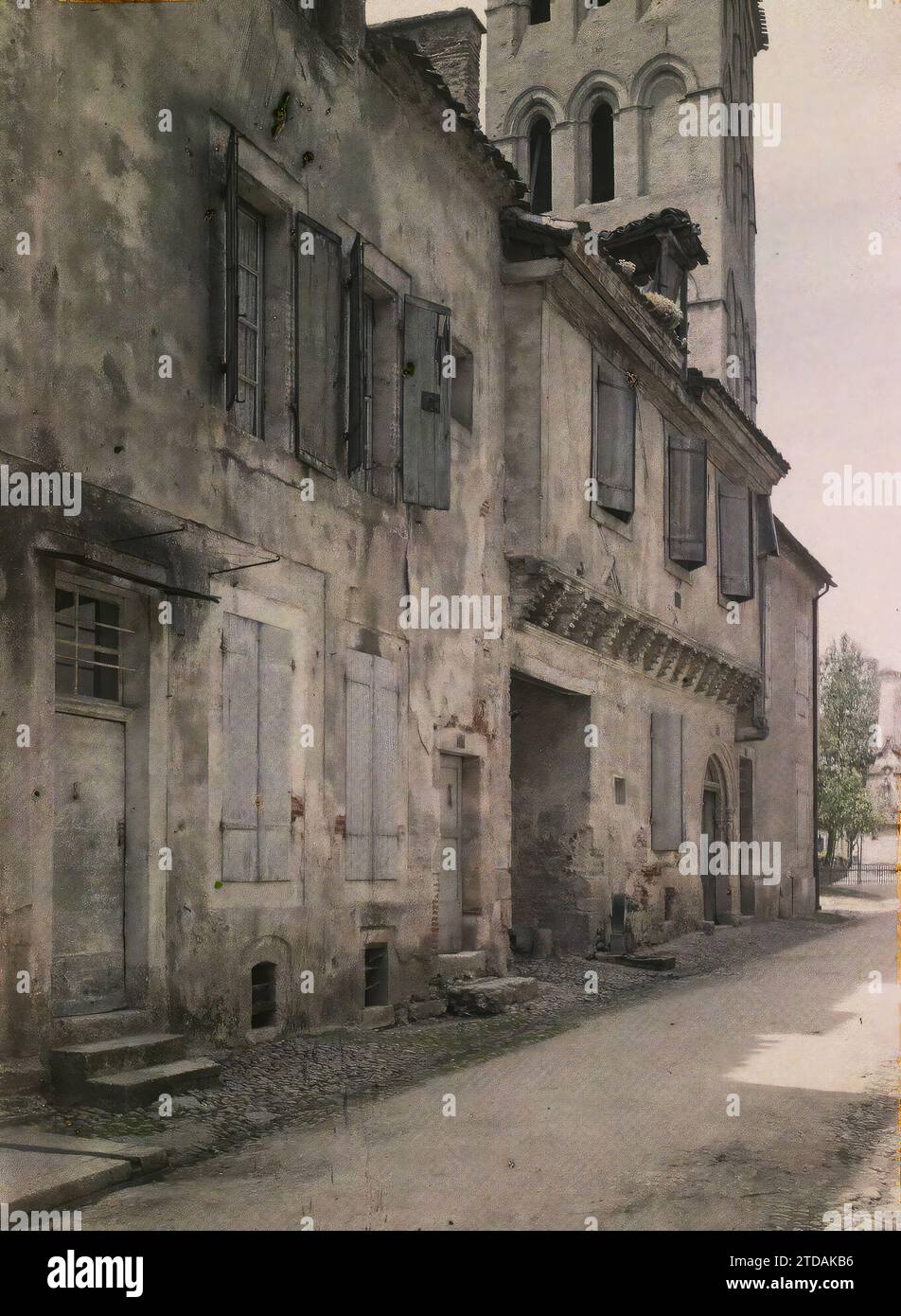 Cahors, Frankreich, Housing, Architecture, Tower, Housing, Street, District, France, Cahors, Rue des Soubirous altes Haus. Turm von Papst Johannes XXII., Cahors, 21.06/1916 - 21.06.1916, Léon, Auguste, Fotograf, 1916 - Provinzen Frankreich - Jean Brunhes, Auguste Léon et Georges Chevalier - (April-Juli), Autochrome, Foto, Glas, Autochrome, Foto, positiv Stockfoto