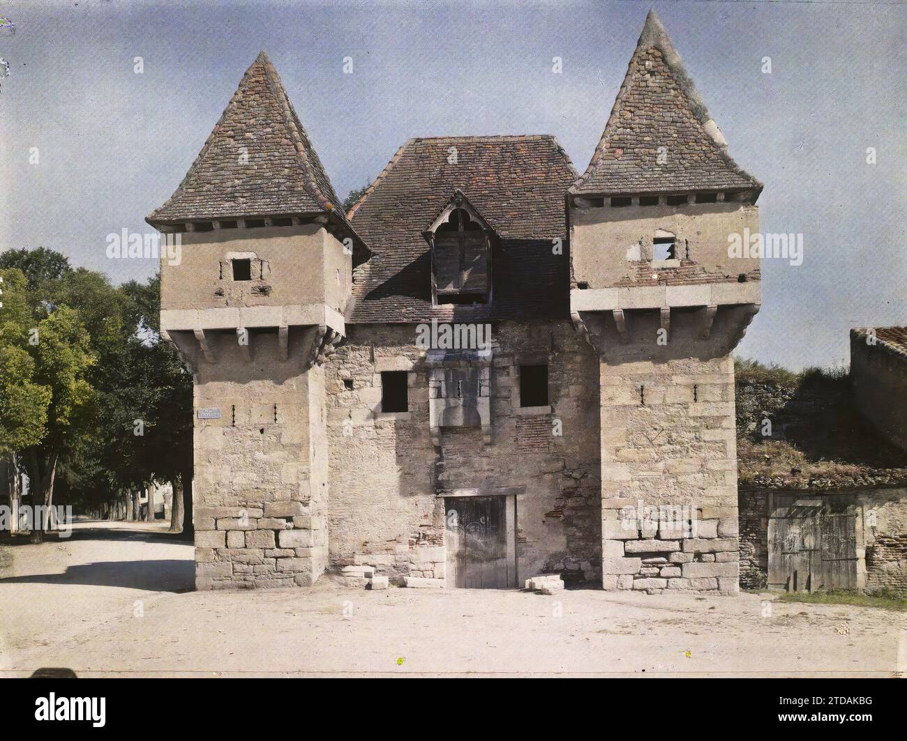 Cahors, Frankreich, Habitat, Architektur, Kunst, befestigte Architektur, Festung, Mittelalter, Dilapidation, unhygienische Bedingungen, Frankreich, Cahors, La Barbacane, Cahors, 21/06/1916 - 21/06/1916, Léon, Auguste, Fotograf, 1916 - Provinzen Frankreich - Jean Brunhes, Auguste Léon et Georges Chevalier - (April-Juli), Autochrome, Foto, Glas, Autochrome, Foto, positiv Stockfoto