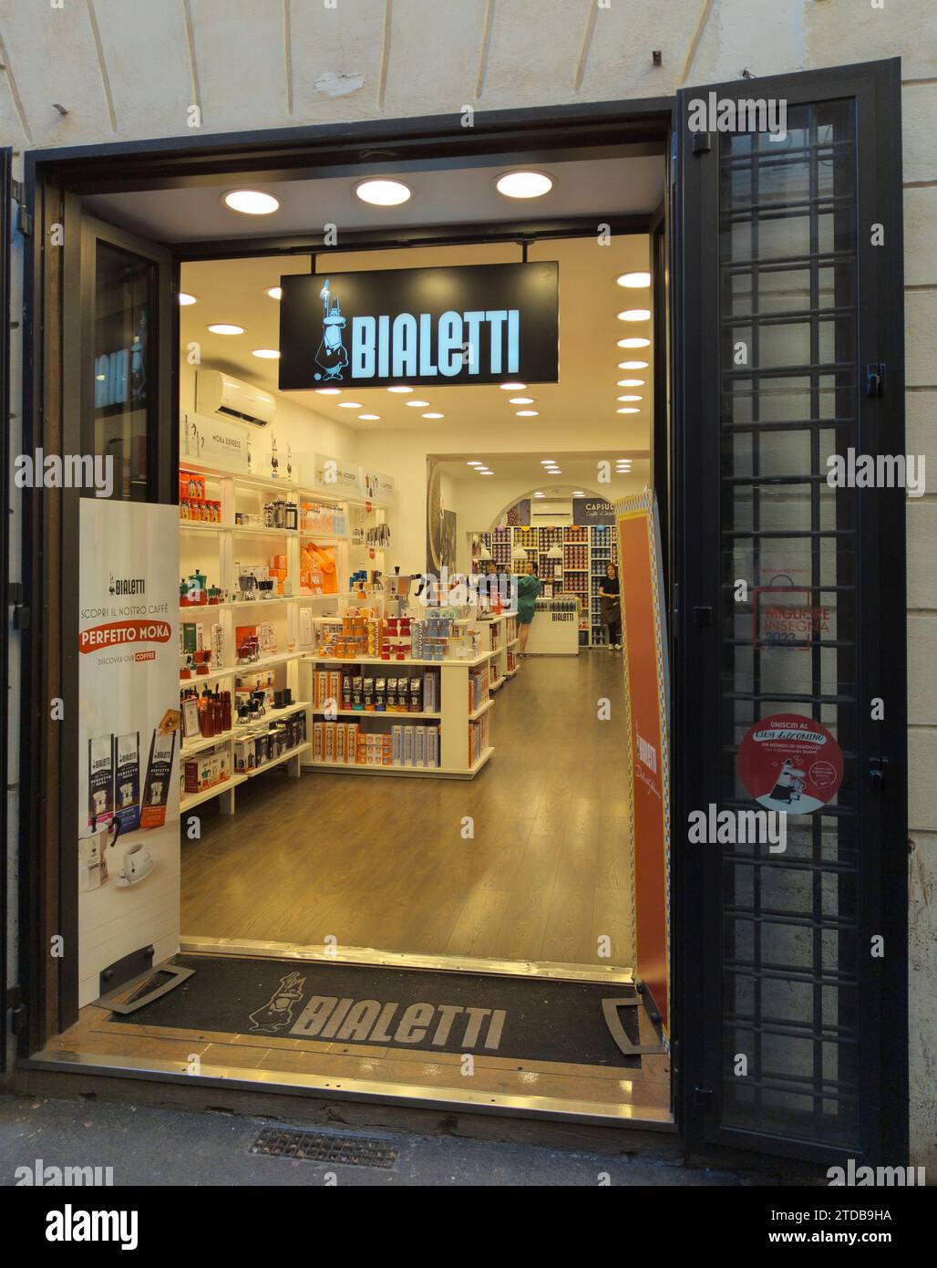 Bialetti Shop, Rom. Eine Marke, die die Geschichte des italienischen Kaffees geschrieben hat Stockfoto