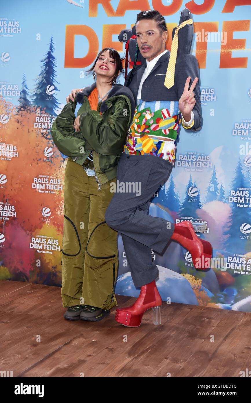 Nina Chuba, Gonzalez bei der Deutschlandpremiere von RAUS aus dem