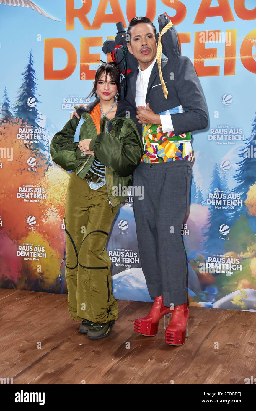 Nina Chuba, Gonzalez bei der Deutschlandpremiere von RAUS aus dem