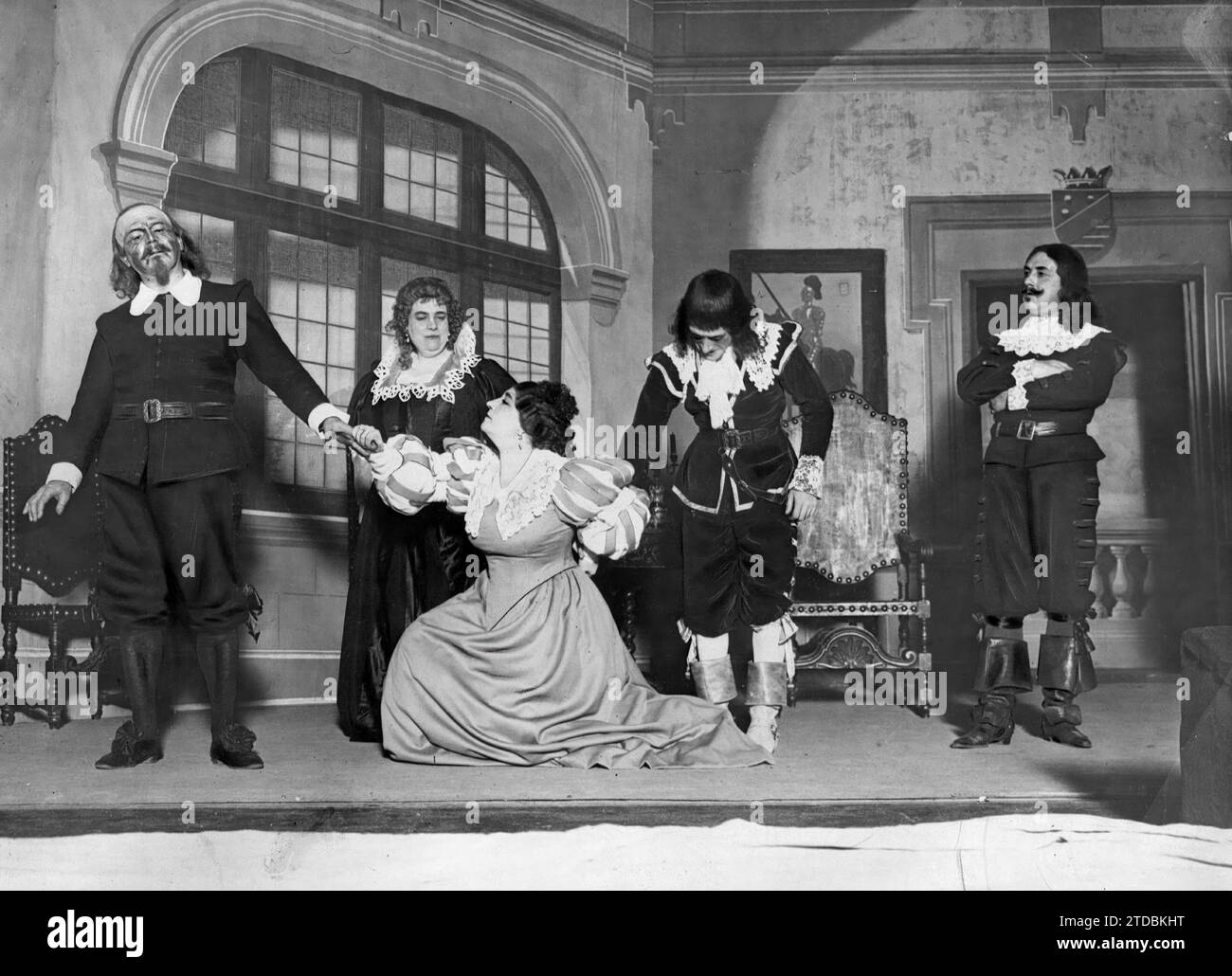 04/12/1916. Gestern Abend die Premiere im spanischen Theater. Eine Szene aus „The Protector of England“, Original von DJ Mª Ortega Morejón. Quelle: Album / Archivo ABC / Vidal Stockfoto