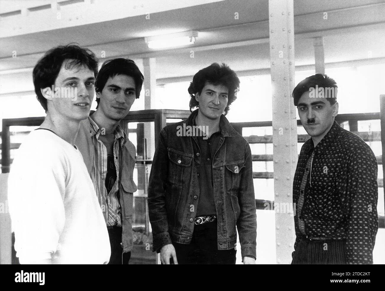 12/31/1981. Glutamat Ye-Ye. Die Gruppe bildete sich 1970 und löste sich 1986 auf. Rechts der Sänger Iñaki Fernández mit seinem eigenartigen Schnurrbart und Pony im Adolf-Hitler-Stil. Quelle: Album/Archivo ABC Stockfoto