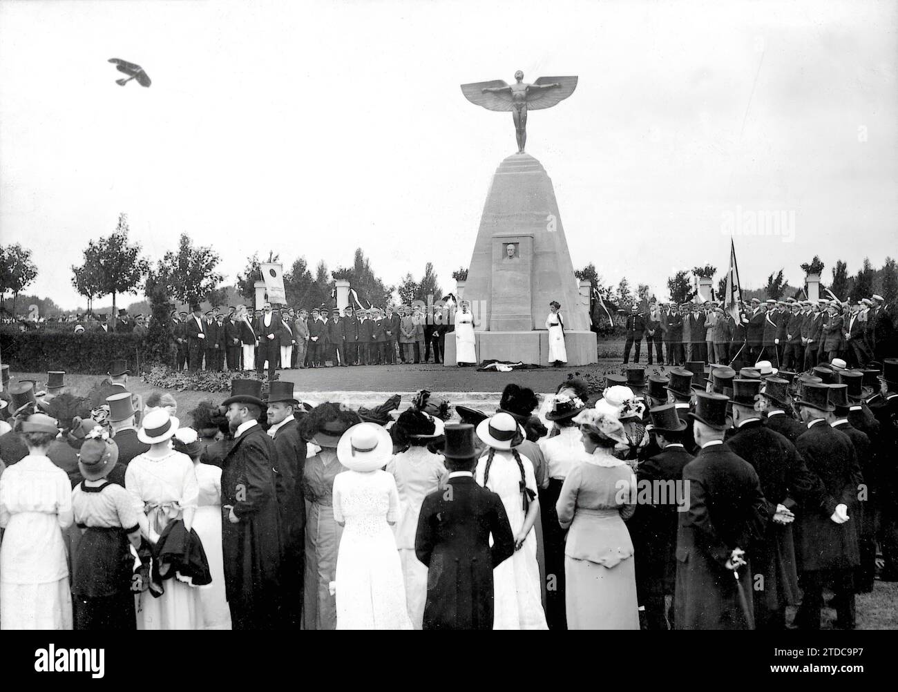 05/31/1914. Einweihung eines Denkmals in Deutschland. Errichtet in Grosalichterfelde zum Vorläufer der Luftfahrt, Otto Lilienthal - Werk Pierre Breuers. Quelle: Album/Archivo ABC/Charles Trampus Stockfoto