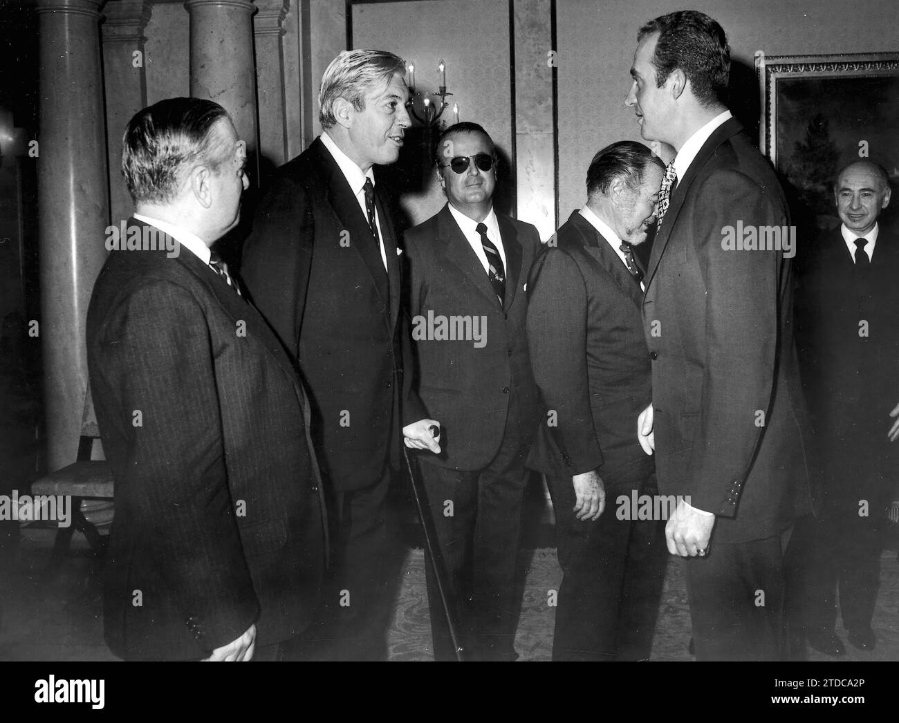 02/09/1972. Seine Majestät König Juan Carlos I. empfängt in Audienz unter anderem Don Guillermo Luca de Tena. Quelle: Album / Archivo ABC / Manuel Sanz Bermejo Stockfoto