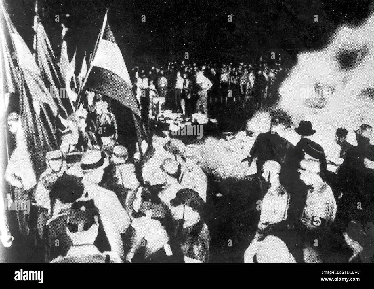 Deutschland, 05.10.1933. Am 10. Mai 1933 gingen Studenten auf die ...