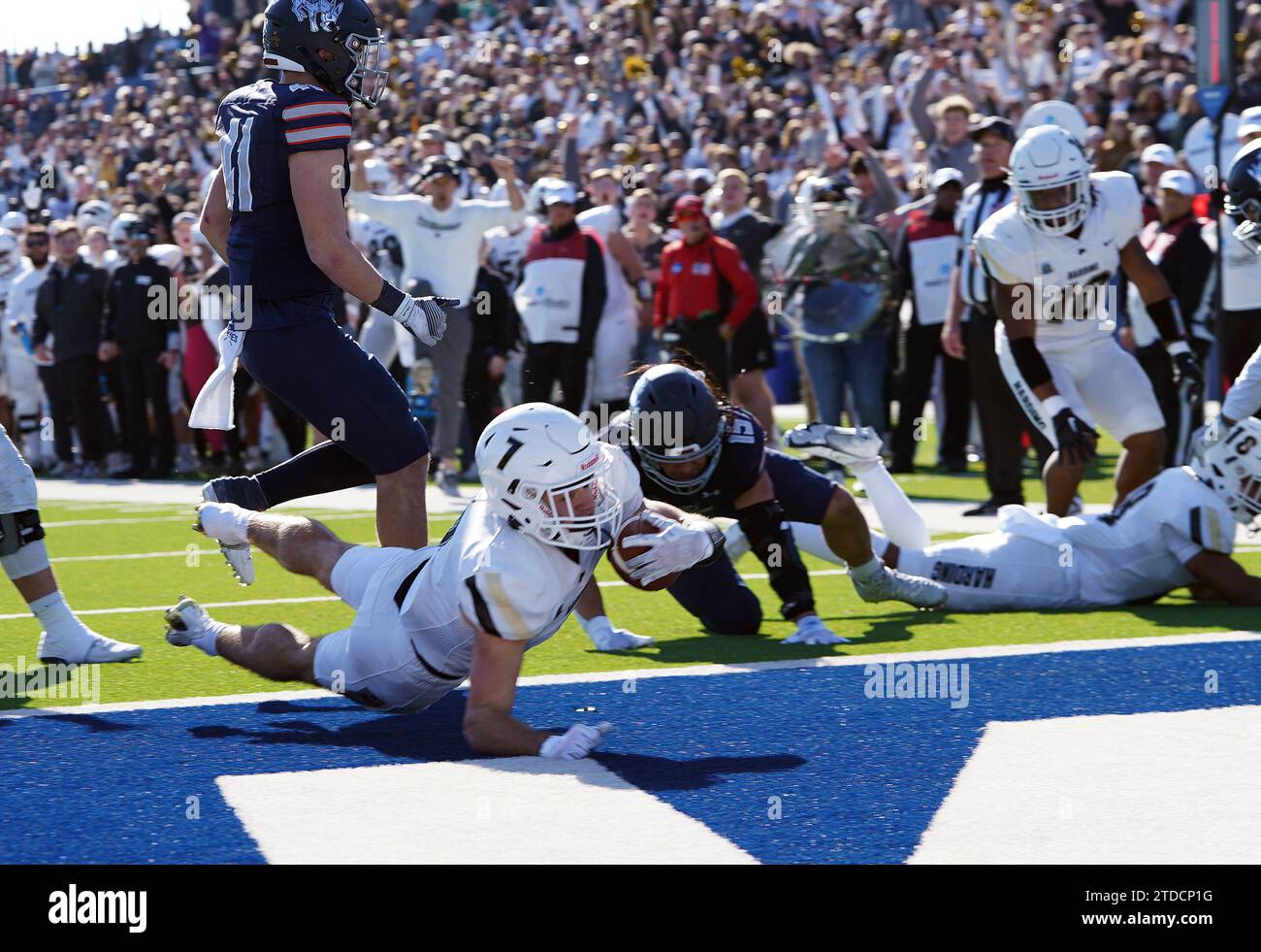 McKinney, Texas, USA. Dezember 2023. 16. Dezember 2023, McKinney, Texas, Vereinigte Staaten: Harding's Braden Jay erzielt Touchdown während der NCAA Division II Football Championship zwischen der Harding University und der Colorado School of Mines, die am Samstag, den 16. Dezember 2023 im McKinney ISD Stadium ausgetragen wurde. In McKinney, Texas, USA (Credit Image: © Javier Vicencio/eyepix via ZUMA Press Wire) NUR REDAKTIONELLE VERWENDUNG! Nicht für kommerzielle ZWECKE! Stockfoto