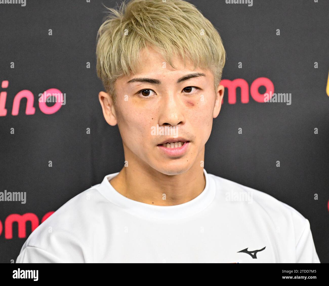 Naoya Inoue aus Japan spricht mit den Medien während eines öffentlichen