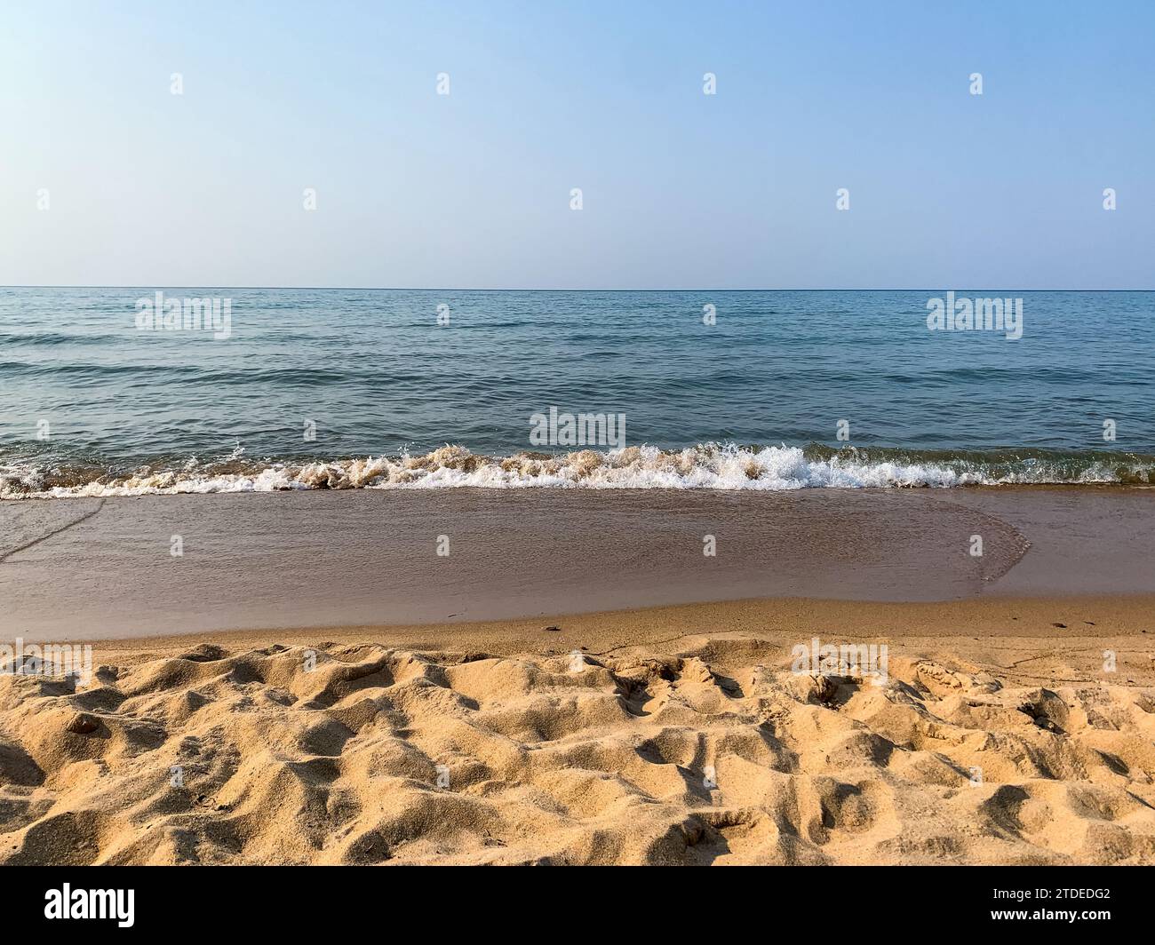 Shorline Waves am Lake Superior Stockfoto