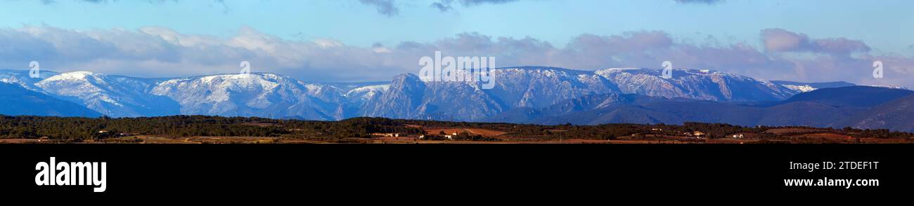 Schnee auf dem Mont Caroux und den Mounts of Orb. Occitanie, Frankreich Stockfoto