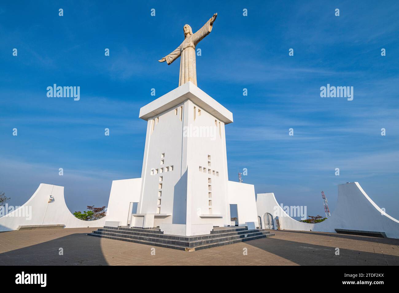 Christusstatue mit Blick auf Lubango, Angola, Afrika Stockfoto