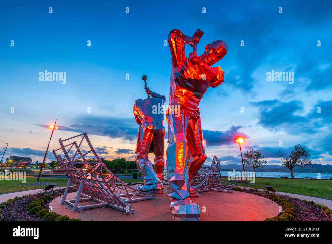The Shipbuilders of Port Glasgow Statues, Coronation Park, Port Glasgow, Schottland, Vereinigtes Königreich, Europa Stockfoto