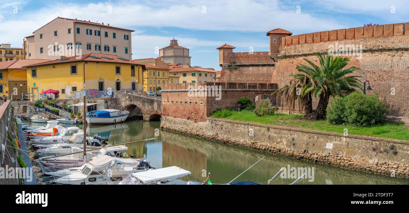 Blick auf die Festung und den Kanal Nuova, Livorno, Provinz Livorno, Toskana, Italien, Europa Stockfoto