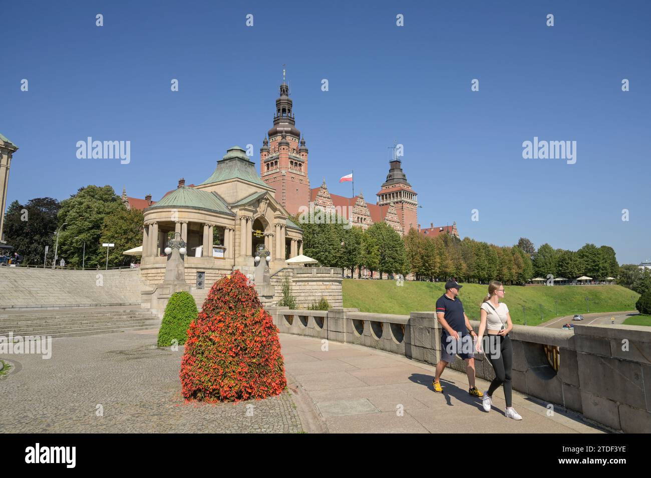 Aussichtsplattform, Nord-Rotunde - Rotunde Polnocna, Woiwodschaftsamt Westpommern - Zachodniopomorski Urzad Wojewodzki, Hakenterrasse, Stettin, Woiwod Stockfoto