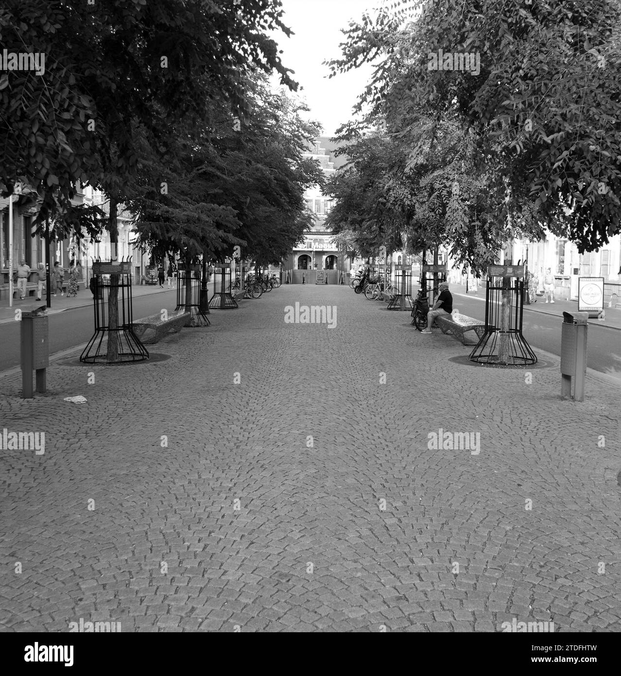Wyck Stationsstraat Maastricht streetview in Schwarz-weiß Stockfoto