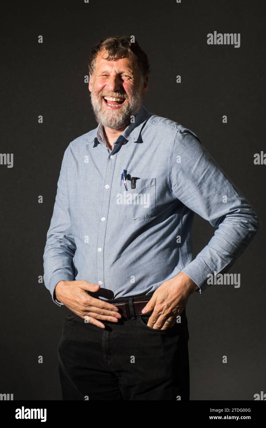 Edimburgh, Schottland. 19. August 2018. Der schottische Schriftsteller, Akademiker und Aktivist Alastair McIntosh nimmt während der Edinburgh International an einer Fotozelle Teil Stockfoto