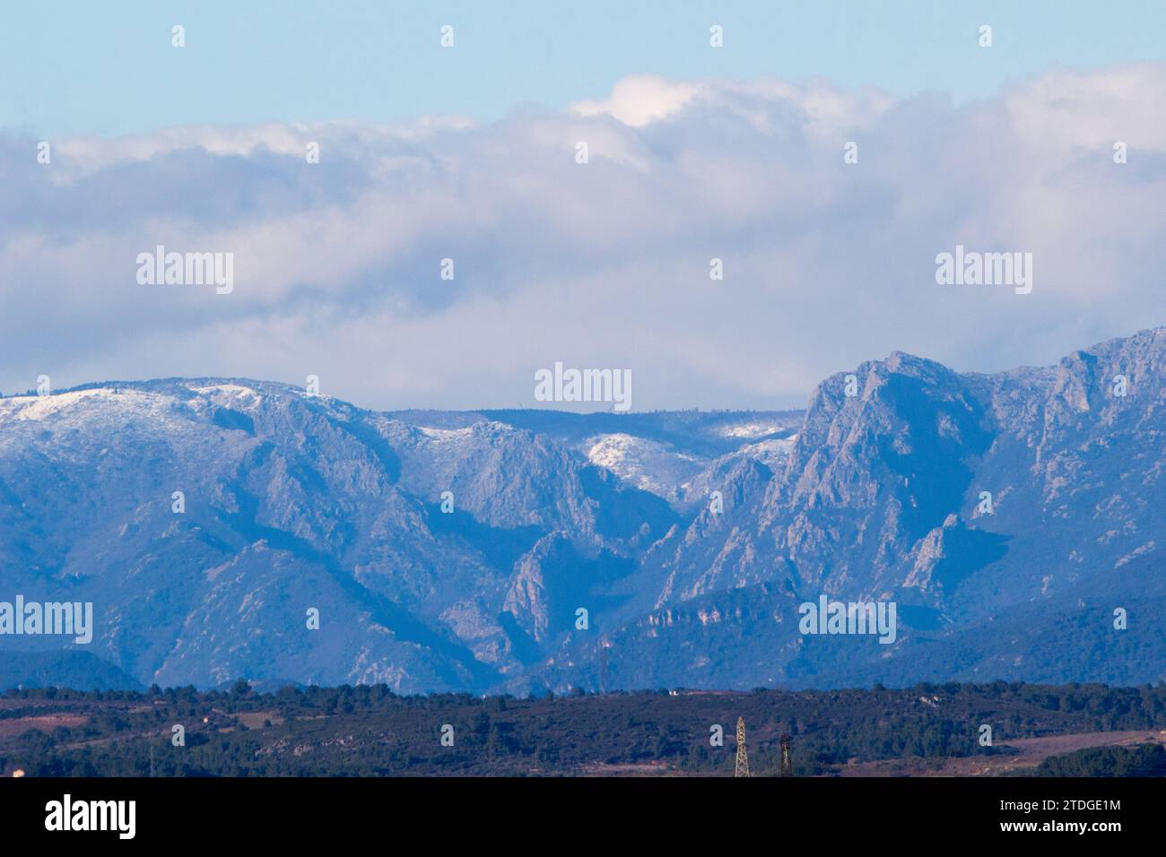 Schnee auf dem Mont Caroux und den Mounts of Orb. Occitanie, Frankreich Stockfoto