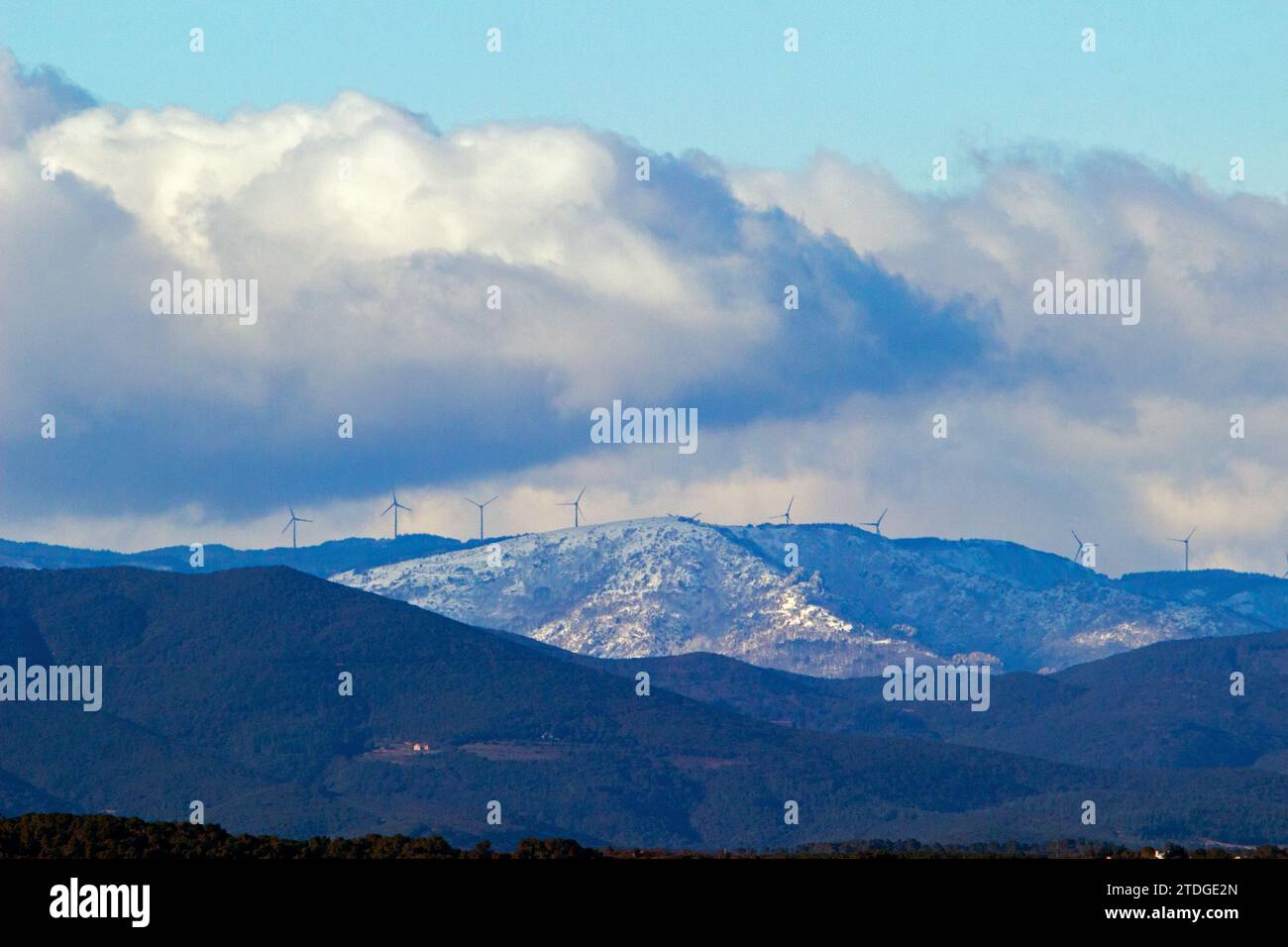 Schnee auf dem Mont Caroux und den Mounts of Orb. Occitanie, Frankreich Stockfoto