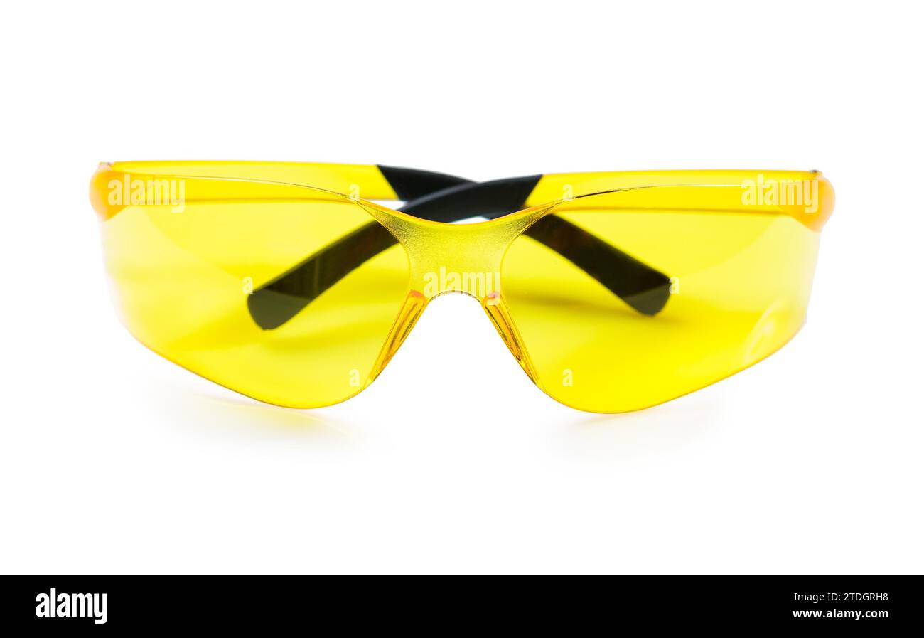 Gelbe Schutzbrille vor weißem Hintergrund Stockfoto