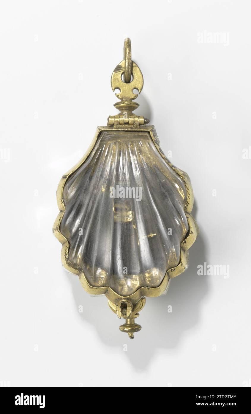 Uhr in Muschelform, Guillaume Nourrisson, ca. 1650 - ca. 1660 Uhr in einem schalenförmigen Schrank aus Steinkristall. Das silberne Zifferblatt hat gestaltete römische Figuren. Uhrmacher: Lyonjeweler: Frankreich (möglicherweise) Silber (Metall) Inlay (Verfahren) / Vergoldung Uhr in einem schalenförmigen Schrank aus Steinkristall. Das silberne Zifferblatt hat gestaltete römische Figuren. Uhrmacher: Lyonjeweler: Frankreich (möglicherweise) Silber (Metall) Inlay (Verfahren) / Vergoldung Stockfoto