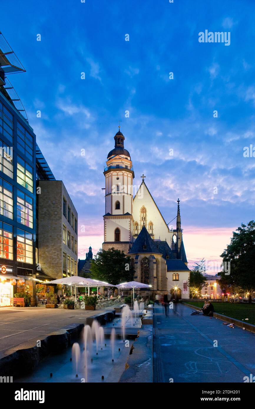 Die Thomaskirche in Leipzig ist eine der beiden Hauptkirchen der Stadt und weltweit bekannt als der Ort, an dem Johann Sebastian Bach und der Thomas zu finden sind Stockfoto