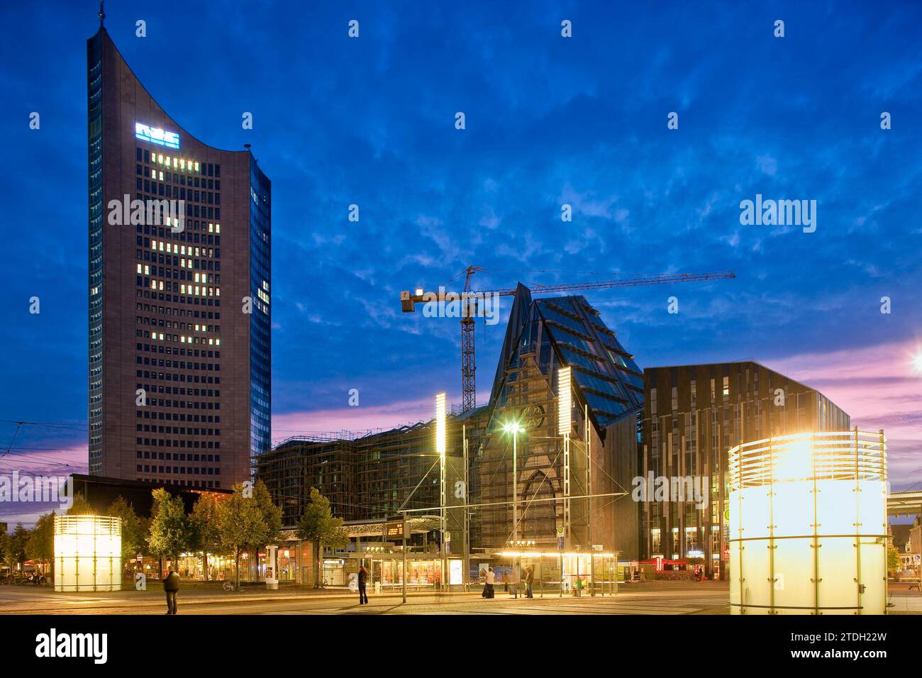 Der Augustusplatz befindet sich am Ende der Grimmaischen Straße in Leipzig. Sie ist ca. 40, 000 mÂ² groß und wird vom Opernhaus umgeben Stockfoto