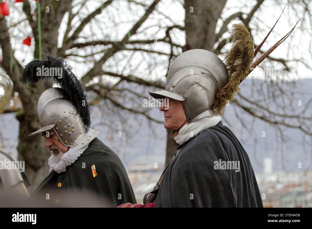 GENF; SCHWEIZ -10. Dezember: Mittelalterliche Reiter in authentischer Militärrüstung Teilnehmer am Escalade-fest am 10. Dezember 2023 in Genf, Schweiz Stockfoto