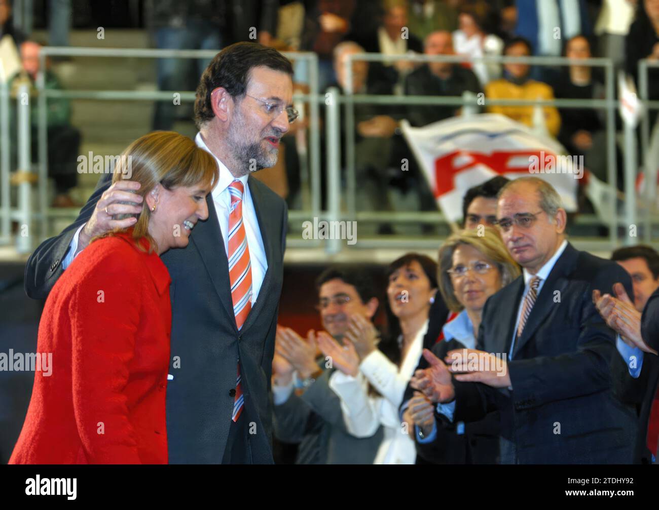 03/09/2004. Barcelona 03/10/04..... PP Central Rallye in Barcelona.......... Ftos Yolanda Cardo.......... Archdc Digital-Bild. Quelle: Album / Archivo ABC / Yolanda Cardo Stockfoto