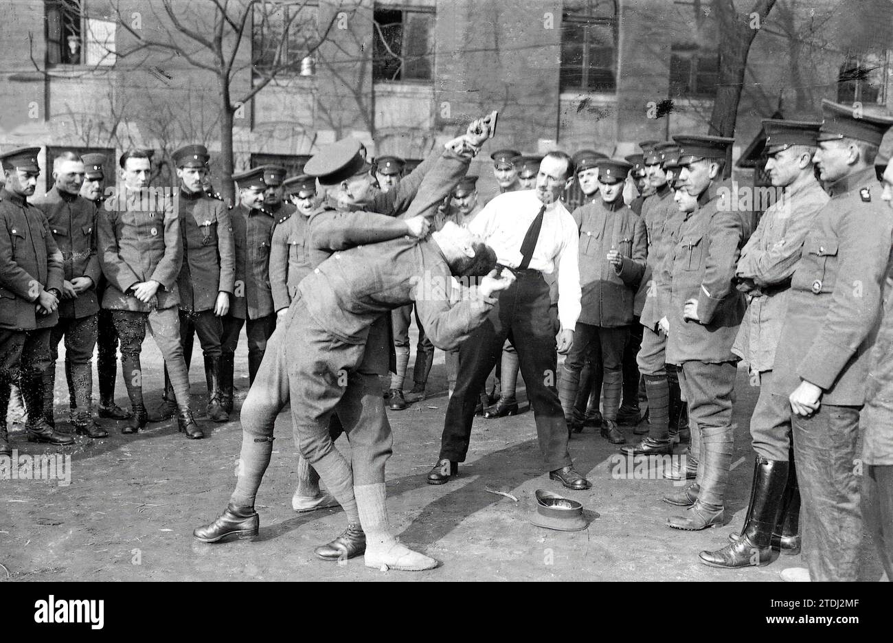 02/29/1920. Die Berliner Sicherheitsgarde. Verteidigung gegen einen Pistolenangriff. Foto: Photothek - ungefähres Datum. Quelle: Album/Archivo ABC Stockfoto