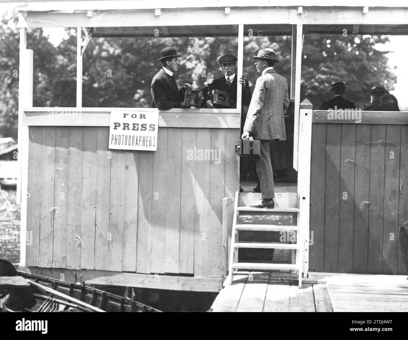Henley-on-Thames, England, Juli 1910. Die Tribüne, die Fotografen der illustrierten Presse auf den Henley Regatten zur Verfügung gestellt wurde, zeigt die wachsende Bedeutung grafischer Informationen. Quelle: Album/Archivo ABC/Charles Trampus Stockfoto