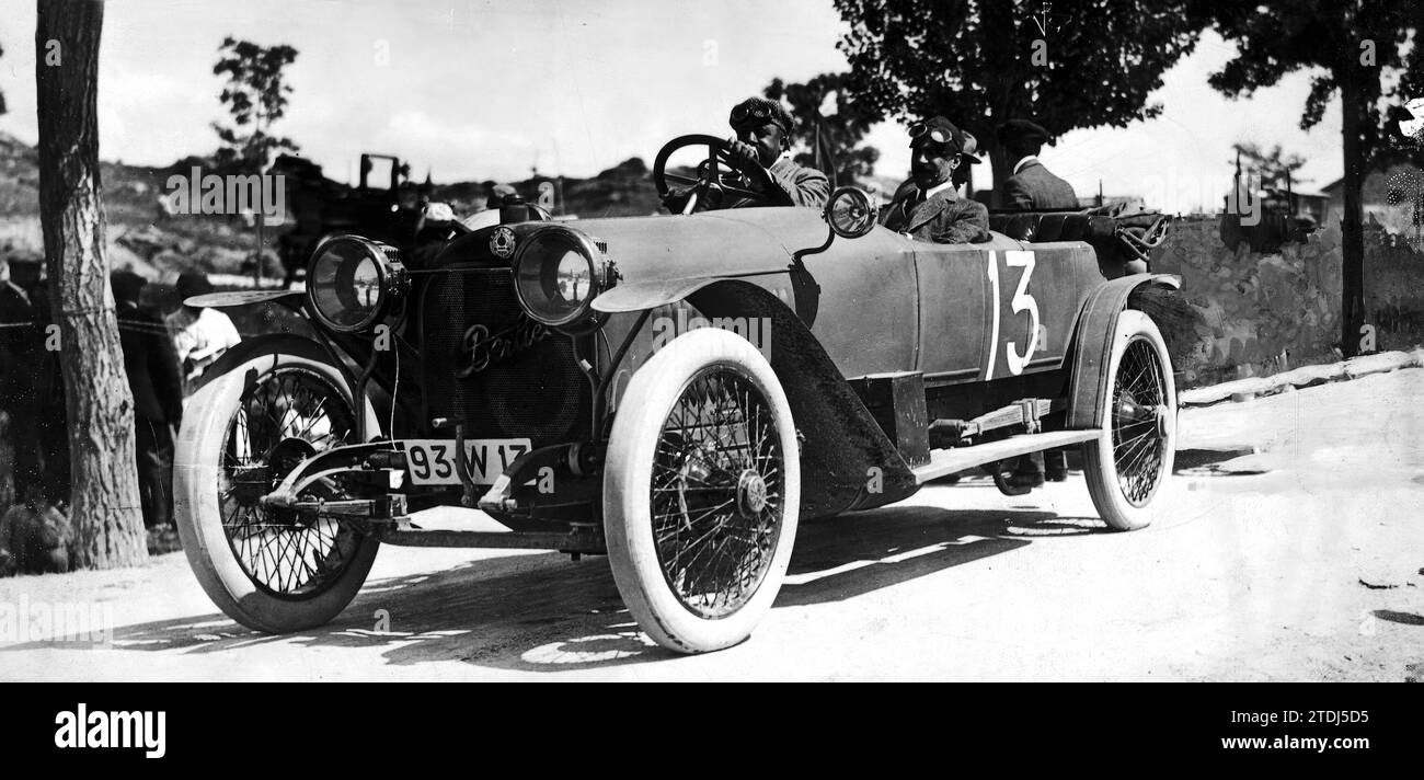 Navacerrada, 06.03.1914. Autoverwettkampf in Navacerrada. „Berliet“-Auto, 22 PS. , Sportart. „carrosserie labourdette“, die ohne Probe die 20 Kilometer des Hafens von Navacerrada in 19 Minuten und 18 Sekunden zurücklegte, was allgemeine Begeisterung für die Geschwindigkeit und Regelmäßigkeit des marsches (Kontinentalreifen) verursachte. Quelle: Album / Archivo ABC / Ramón Alba Stockfoto