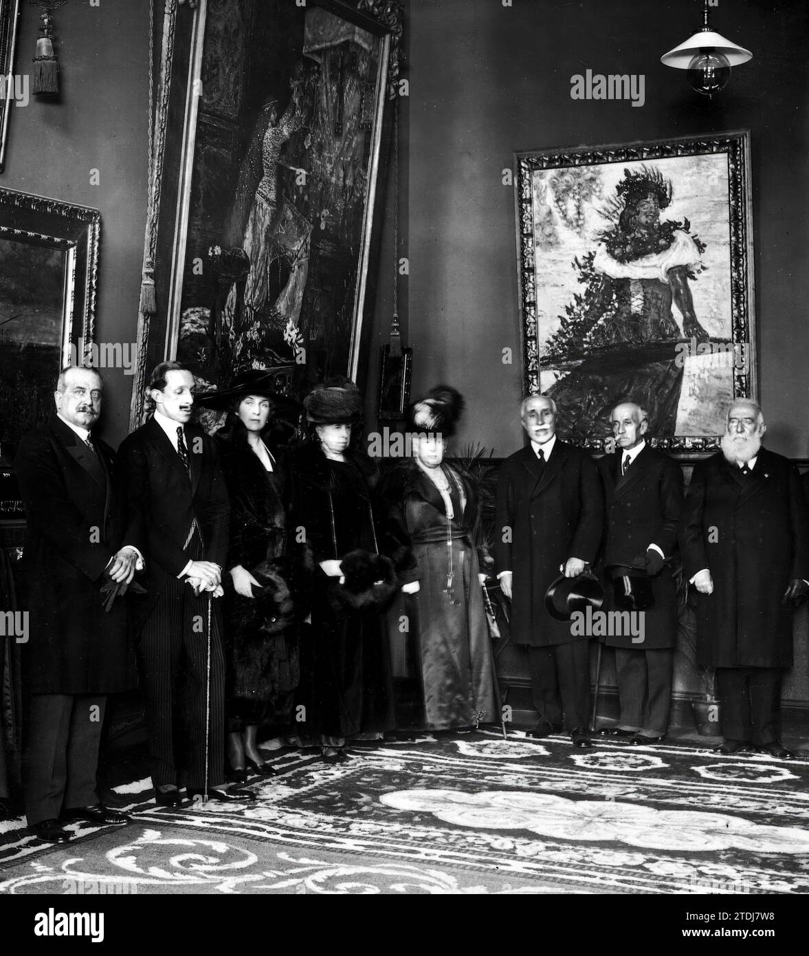 03/06/1920. Madrid, 03.06.2020. Die Könige Don Alfonso vom Cervantes-Saal und die offizielle Lieferung der Gemälde, die der Maler Antonio Muñoz Degraín dafür gespendet hat. Quelle: Album / Archivo ABC / Julio Duque Stockfoto