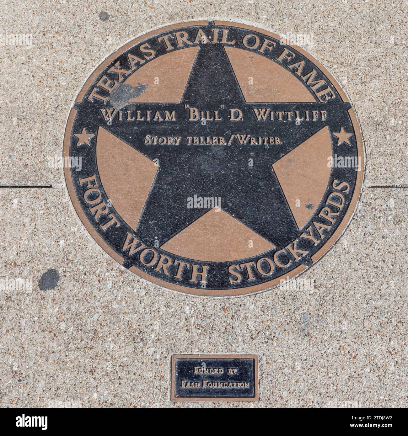 Fort Worth, Texas – 4. November 2023: der texas Trail of Fame ehrt William Bill d. Wittlife mit einem Schild auf Walk of Fame in Fort Worth Stockyards. Stockfoto