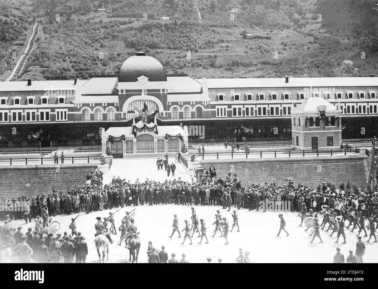18.07.1928. Einweihung des Bahnhofs Somport (Canfranc). Im Bild der spanische Teil. Quelle: Album/Archivo ABC Stockfoto